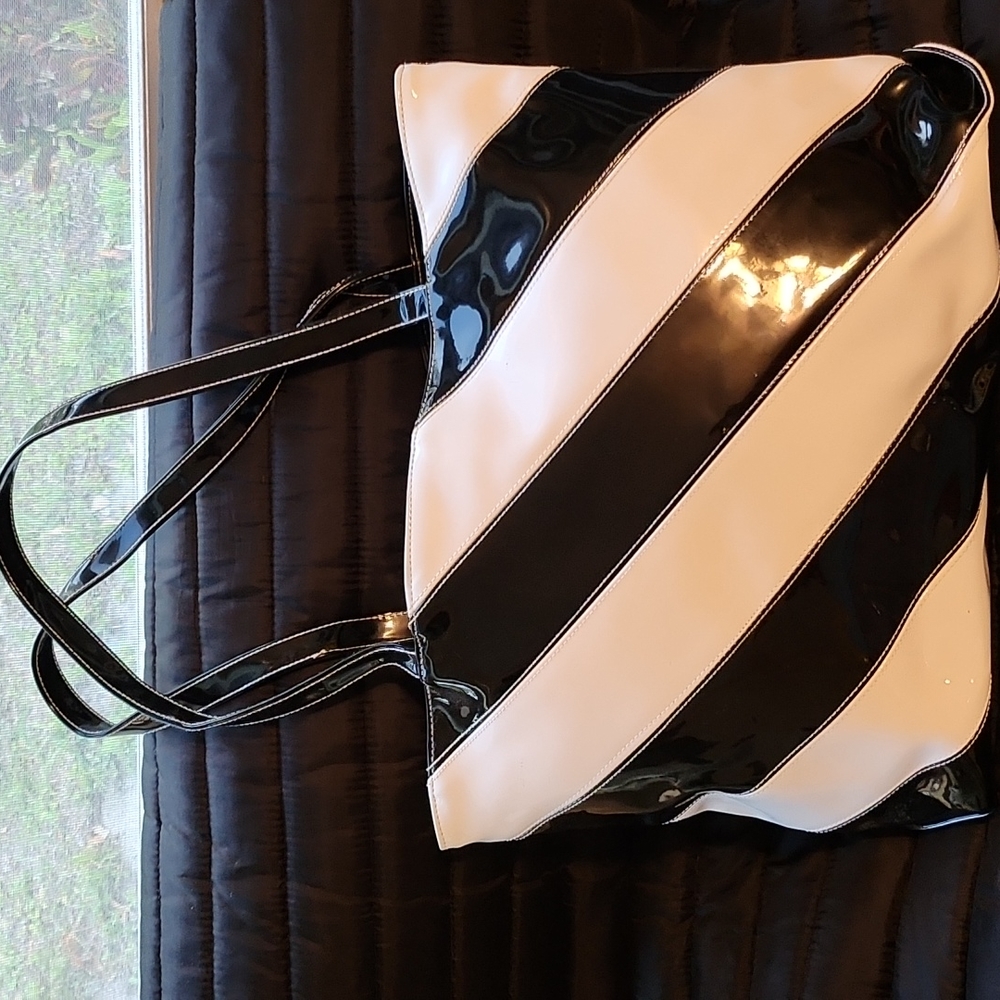 Black and white tote bag